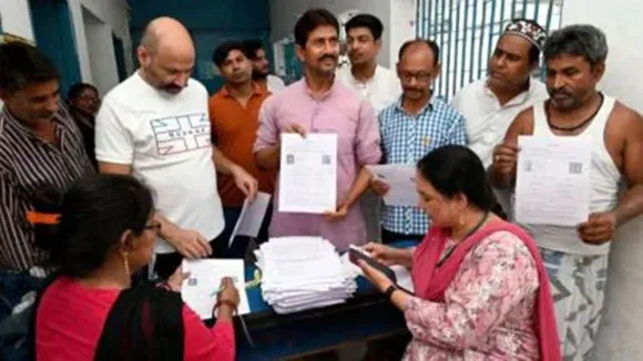 ECI, voter list revision, SIR 2025, electoral rolls update, West Bengal voters, voter verification,ভোটার তালিকা, ভোটার যাচাই, নির্বাচন কমিশন, এসআইআর, ভোটার সংশোধন, পশ্চিমবঙ্গ ভোটার, নাম যাচাই