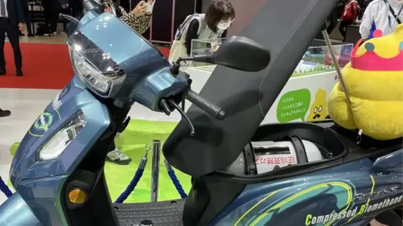 সুজুকি অ্যাক্সেস সিএনজি স্কুটার, Suzuki Access CNG, Suzuki Access CBG, পরিবেশবান্ধব স্কুটার, green fuel scooter, CNG scooter India, জাপান মোবিলিটি শো ২০২৫, Suzuki CNG scooter mileage, 170 km range scooter, অ্যাক্টিভা প্রতিদ্বন্দ্বী স্কুটার, হাইড্রোজেন স্কুটার, Suzuki Burgman Hydrogen