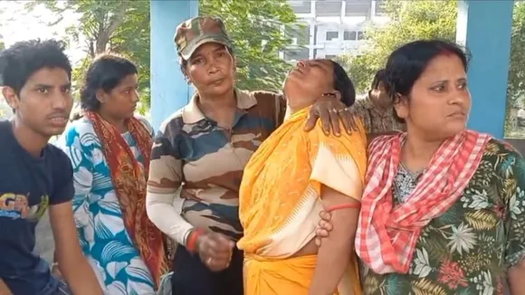 SIR fear suicide, Berhampore suicide case, Murshidabad news, Tarak Saha death, voter list fear, SIR panic West Bengal, Berhampore voter list suicide, Murshidabad incident, citizen identity crisis, West Bengal politics, NRC fear Bengal, SIR revision list controversy,SIR আতঙ্ক, আত্মহত্যা, তারক সাহা, বহরমপুর খবর, মুর্শিদাবাদ সংবাদ, ভোটার তালিকা আতঙ্ক, নাগরিকত্ব ভয়, পশ্চিমবঙ্গ রাজনীতি, ভোটার লিস্ট বিতর্ক, বহরমপুর আত্মহত্যা, SIR আতঙ্কে মৃত্যু, রিভিশন তালিকা আতঙ্ক, সাধারণ নাগরিকের মৃত্যু, আরসি আতঙ্ক, মসলা মুড়ি বিক্রেতার আত্মহত্যা