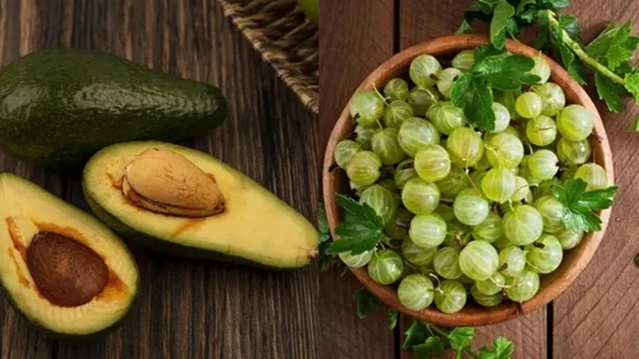Amla vs Avocado: আমলকি নাকি অ্যাভোকাডো, শরীরের জন্য কোনটা বেশি ভালো?