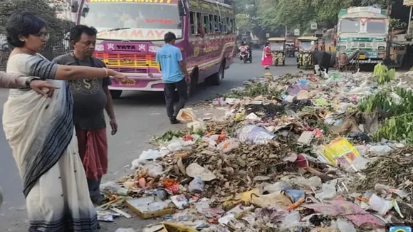 Krishnanagar Municipality, fake staff, ghost employees, Shardwati Chowdhury, municipal corruption, West Bengal news, TMC politics, civic services, sanitation workers, salary scam, Bengal administration, Krishnanagar Nagar Nigam, corruption in municipality,কৃষ্ণনগর পুরসভা, ভূতুড়ে কর্মী, ভুয়ো কর্মচারী, শারদ্বতী চৌধুরী, পুরসভা দুর্নীতি, তৃণমূল কংগ্রেস, পুর পরিষেবা, জঞ্জাল সাফাই, বেতন কেলেঙ্কারি, পশ্চিমবঙ্গ সংবাদ, কৃষ্ণনগর খবর, পুরপ্রশাসক, দুর্নীতি বিরোধী অভিযান