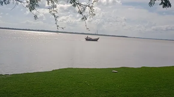 Diamond Harbour  ,Weekend getaway near Kolkata,  Places to visit near Kolkata , Riverfront tourism  ,Nature trip from Kolkata  ,Day trip from Kolkata  ,Kolkata weekend escape,  Scenic spots near Kolkata,short trip,weekend trip,ডায়মন্ড হারবার  ,কলকাতার কাছের ভ্রমণের স্থান,  সপ্তাহান্তের ঘোরাঘুরি,  নদীর ধারে বেড়ানো,  প্রকৃতির নৈসর্গিক সৌন্দর্য  ,কলকাতা থেকে একদিনের ভ্রমণ  ,নদী তীরের ট্যুর,  কলকাতার পাশে ঘোরার জায়গা