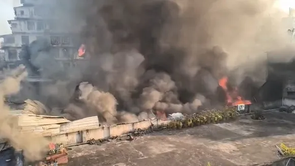 Kolkata fire,  bura Bazaar fire,  Market fire Kolkata,  Electric shop fire,  West Bengal fire news  ,Fire emergency, Kolkata  ,Fire brigade Kolkata,বড় বাজার আগুন,  মার্কেট আগুন কলকাতা  ,ইলেকট্রিক দোকান আগুন,  পশ্চিমবঙ্গ অগ্নি সংবাদ  ,দমকল কলকাতা  ,আগুন নিয়ন্ত্রণ