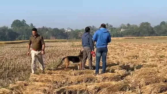 Malda child murder,  5-year-old girl,  Missing girl found dead,  Rishika Mondal  ,Police dog search  ,Abandoned pond,  North Laxipur,  Mothabari police  ,Family demands justice,মালদা শিশু হত্যা,  ৫ বছর বয়সী কন্যা শিশু  ,নিখোঁজ শিশুর দেহ উদ্ধার  ,ঋষিকা মণ্ডল , পুলিশ কুকুর তল্লাশি  ,পরিত্যক্ত জলাশয়  ,উত্তর লক্ষীপুর  ,মোথাবাড়ি পুলিশ  ,পরিবারের দাবি ন্যায় বিচার