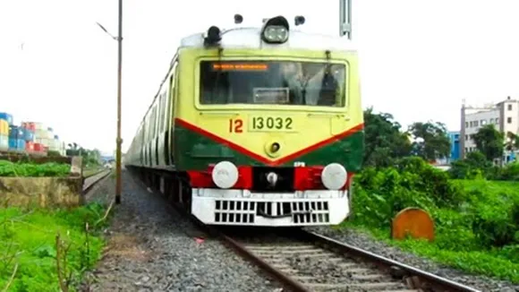 Islampora Halt  ,EMU local stoppage,  Howrah division  ,Eastern Railway,  local train updates  ,Bandel–Katwa EMU  ,Howrah–Katwa EMU,  Katwa–Howrah trains  ,Katwa–Sealdah EMU,  train stoppage extension,  West Bengal railway news  ,passenger convenience  ,railway announcement,ইসলামপাড়া হল্ট  ,ইএমইউ লোকাল স্টপেজ,  হাওড়া ডিভিশন  ,পূর্ব রেল,  লোকাল ট্রেন আপডেট  ,ব্যান্ডেল–কাটোয়া লোকাল  ,হাওড়া–কাটোয়া লোকাল,  কাটোয়া–হাওড়া লোকাল  ,কাটোয়া–শিয়ালদহ লোকাল  স্টপেজ বৃদ্ধি,  রেলওয়ে ঘোষণা,  যাত্রী সুবিধা  ,পশ্চিমবঙ্গ রেল সংবাদ