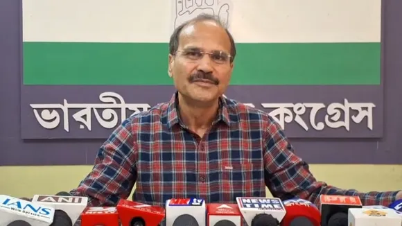 Adhir Ranjan Chowdhury, West Bengal Police, Central Forces, ED CBI Raid, Federal Structure,I-PAC ED Search, Bengal Politics News, Adhir Chowdhury Press Conference, Center-State Conflict, Political Unrest Bengal,অধীর রঞ্জন চৌধুরী , রাজ্য পুলিশ বনাম কেন্দ্রীয় বাহিনী, ইডি সিবিআই হানা , আইপ্যাক ইডি তল্লাশি , যুক্তরাষ্ট্রীয় কাঠামো,বহরমপুরের প্রাক্তন সাংসদ, পশ্চিমবঙ্গ রাজনীতি, অধীর চৌধুরীর বিস্ফোরক মন্তব্য, পুলিশ সংঘাত, কেন্দ্র-রাজ্য বিবাদ
