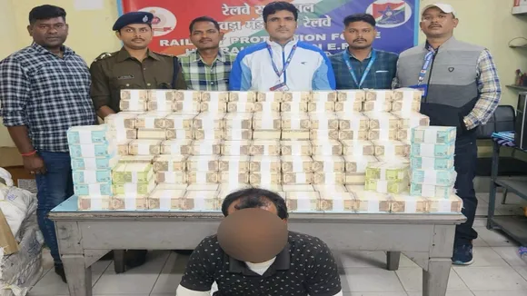 RPF, Howrah, Operation Satark, cash recovery, Eastern Railway, suspicious cash, railway security, Howrah Station, vigilance drive