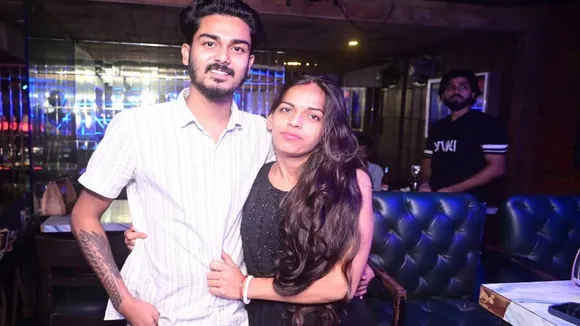 Baruipur police,  Belegachi Pole incident  ,Couple found dead  ,Mysterious death , Roadside bodies,  Motorcycle accident  ,Kaushik Mistri  ,Reshma Sau,  West Bengal news,  Unnatural death case,বারুইপুর দম্পতির মৃত্যু  ,বেলেগাছি পোল  ,রহস্যজনক মৃত্যু , স্বামী-স্ত্রীর মৃতদেহ  ,মোটরবাইক দুর্ঘটনা  ,কৌশিক মিস্ত্রি  ,রেশমা সাউ  ,পথ দুর্ঘটনা,  বারুইপুর থানা,  অস্বাভাবিক মৃত্যুর মামলা