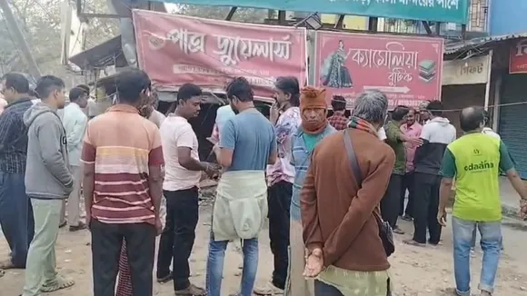 Sonarpur accident  ,Ghasiara road accident  ,Teenagers killed  ,High-speed car crash,  West Bengal road mishap  ,Two boys dead,  Private car collision,  Shop crash incident,  Driver injured Sonarpur  ,Viral news West Bengal,সোনারপুর দুর্ঘটনা,  ঘাসিয়াড়া পথ দুর্ঘটনা  ,দুই কিশোরের মৃত্যু,  দ্রুতগতির গাড়ি  ,প্রাইভেট গাড়ির ধাক্কা  ,সড়ক দুর্ঘটনা পশ্চিমবঙ্গ,  দোকানে গাড়ি ঢুকে মৃত্যু  ,সোনারপুর খবর  ,চালক গুরুতর জখম,  পথ দুর্ঘটনা ভাইরাল