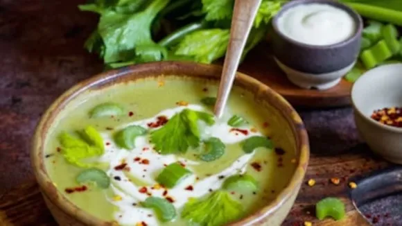 Flu: মরশুম বদলের সময় প্রায় প্রতিটি ঘরেই সর্দি-জ্বরের সমস্যা দেখা দেয়।