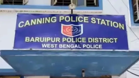 Canning wife torture,  Pregnant woman assaulted,  Husband accused torture , Kumarsah Majherpara incident  ,Domestic violence West Bengal  ,Canning police complaint  ,Husband absconding  ,Brutal assault on wife  ,South 24 Parganas news , Viral Bengali news,ক্যানিং স্ত্রী নির্যাতন  ,গর্ভবতী নারী অত্যাচার,  স্বামীর বিরুদ্ধে অভিযোগ , মাঝেরপাড়া ঘটনা  ,গৃহবধূ মারধর,  বেল্ট ও কাঁচি দিয়ে নির্যাতন,  ক্যানিং থানায় অভিযোগ,  স্বামী পলাতক,  বধূ নির্যাতন মামলা,  দক্ষিণ ২৪ পরগনা সংবাদ