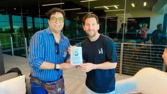 Satadru Dutta, Lionel Messi GOAT India Tour 2025, Messi Kolkata chaos, Salt Lake Stadium violence, Yuvabharati Stadium incident, Messi India controversy, Messi leaves stadium early, Kolkata football fans protest, ticket refund Messi event, Mamata Banerjee apology Messi, West Bengal government probe, Messi Suárez De Paul India tour, Lionel Messi Kolkata visit