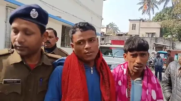 Raghunathganj Bangladeshi arrest  ,Murshidabad illegal immigration,  Bangladeshi nationals arrested Bengal  ,Raghunathganj police action  ,Jangipur court news  ,Border district Murshidabad  ,Illegal entry India Bangladesh,  West Bengal security news,রঘুনাথগঞ্জ বাংলাদেশি গ্রেপ্তার  ,মুর্শিদাবাদ অনুপ্রবেশ  ,মিঠিপুরে বাংলাদেশি আটক,  রঘুনাথগঞ্জ থানার পুলিশ  ,জঙ্গিপুর আদালত,  অবৈধ অনুপ্রবেশ  ,সীমান্ত জেলা মুর্শিদাবাদ  ,বাংলাদেশি নাগরিক গ্রেপ্তার
