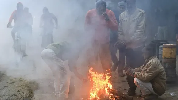 West Bengal weather update, Kolkata weather today, South Bengal cold wave, West Bengal cold spell, Kolkata temperature, winter in Bengal, West Bengal fog alert, North Bengal weather, South Bengal weather update, Kolkata cold news, পশ্চিমবঙ্গ আবহাওয়া খবর, কলকাতা আবহাওয়া আপডেট, দক্ষিণবঙ্গে শীত, উত্তুরে হাওয়া, কুয়াশার সতর্কতা, আজকের আবহাওয়া খবর