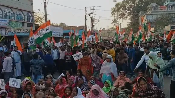 SIR harassment protest, Hariharpara protest, TMC agitation Murshidabad, Nijamat Sheikh protest, SIR issue West Bengal, Hariharpara road blockade, TMC protest against SIR, Murshidabad political protest, Election Commission protest Bengal, Narendra Modi effigy burning, Amit Shah effigy protest, Hariharpara news today, West Bengal protest news