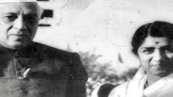 2698022-lata-with-nehru-chchah