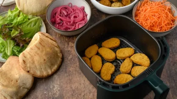 Quick Healthy Snacks Ideas: হঠাৎ খিদে পেলে খেতে পারেন এই সব খাবারগুলো।