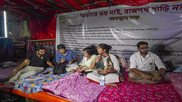 Junior Doctors Hunger Strike, kolkata police, rg kar case, kolkata news,junior doctors protest, জুনিয়র চিকিৎসকদের অনশন কর্মসূচি,কলকাতা পুলিশ,আরজি কর,জুনিয়র ডাক্তারদের বিক্ষোভ