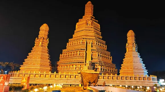 কল্যাণীর আইটি মোড়ের লুমিনাস ক্লাবের পুজো