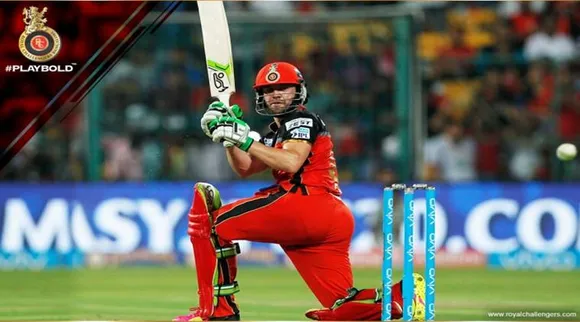 AB de Villiers enjoys auto ride in Bangalore with wife, son