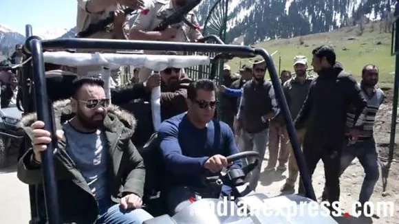 Salman Khan is currently shooting for the third installment of the Race franchise in Sonamarg, Jammu and Kashmir. Salman and the film’s team reached the picturesque Sonamarg hill station for a two-day shooting schedule of Remo D’Souza directorial Race 3. Here are some photos from Sonamarg.(Source: APH Images)