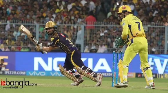 Fan Breaches Security Cover To Touch MS Dhoni's Feet — WATCH
