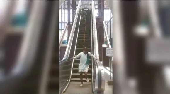 kanpur-railway-station-escalator_yb_759