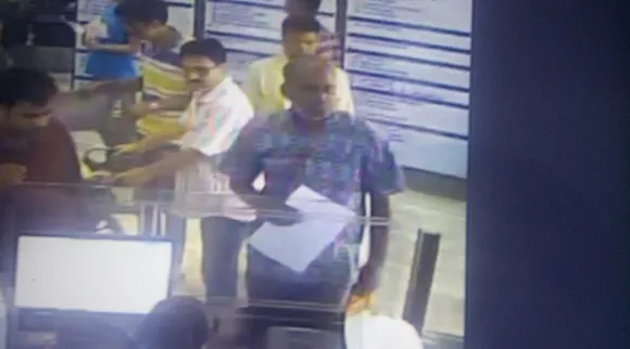 Alik chakrabarty at odisha hospital queue