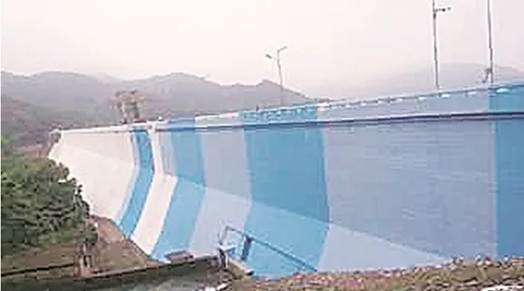 Painting of Massanjore Dam in Dumka was stalled following protests by BJYM activists.