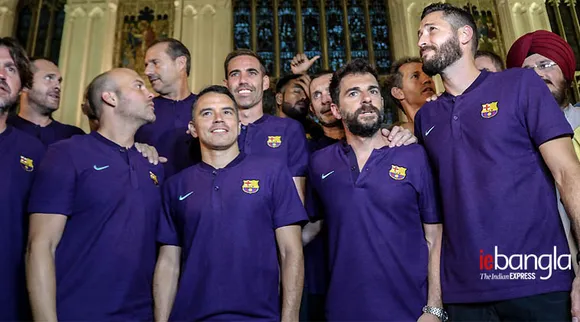 FC Barcelona legends team at st paul's cathedral