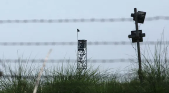 air strike, এয়ার স্ট্রাইক