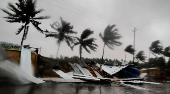 Fani Cyclone Live Update, Cyclone Fani Live, ফণী লাইভ আপডেটস, ফণী লাইভ, ঘূর্ণিঝড় ফনী,