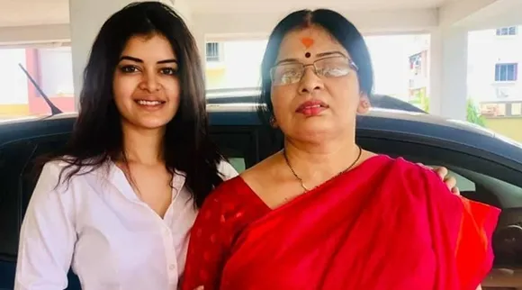 Bengali television actors with their mothers