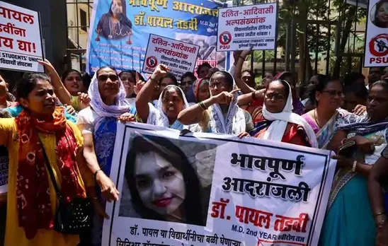 পায়েলের মৃত্যুর প্রতিবাদে মহারাষ্ট্রে প্রতিবাদ মিছিল দলিত সম্প্রদায়ের