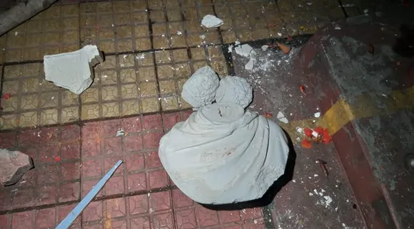 Vidyasagar Statue Broken in Kolkata