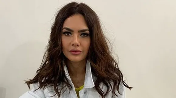 Esha Gupta eye-stalked felt like raped shares story on Twitter