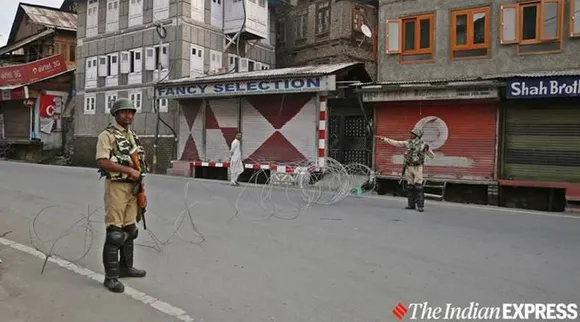 journalist detained in j k,সাংবাদিক আটক, journalist detained in kashmir, জম্মু কাশ্মীরের সাংবাদিক আটক, কাশ্মীরে সাংবাদিক আটক, greater kashmir journalist detained, গ্রেটার কাশ্মীরের সাংবাদিক আটক, jammu kashmir, জম্মু কাশ্মীর, j k news, জম্মু কাশ্মীরের খবর, article 370, ৩৭০ ধারা