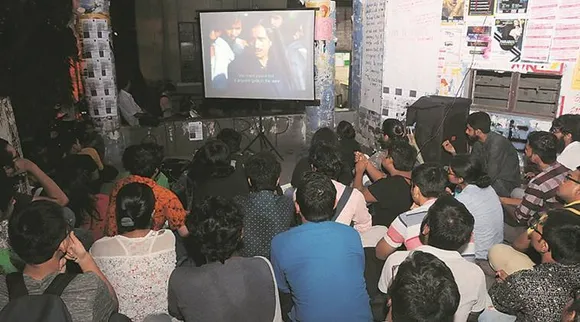অনুমতি দিল না প্রেসিডেন্সি, 'রাম কে নাম' ছবি দেখানো হল যাদবপুরে