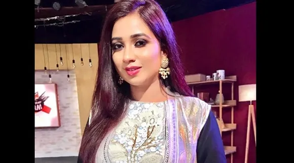 Shreya Ghoshal sings Vaishnav Jan To in Bengali