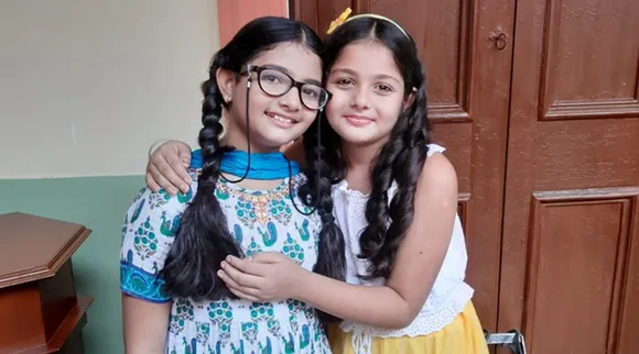 Hiya Dey and Smriti Singh in Zee Bangla Bengali serial Alochhaya