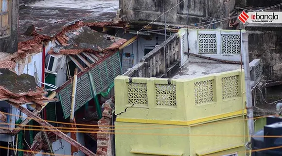 Building Collapse in Bowbazar,বৌবাজারে ভেঙে পড়ল বাড়ির একাংশ, building collapse kolkata, কলকাতায় ভেঙে পড়ল বাড়ি, bowbazar, বৌবাজার, কলকাতার খবর, kolkata news, bowbazar news, বউবাজারের খবর