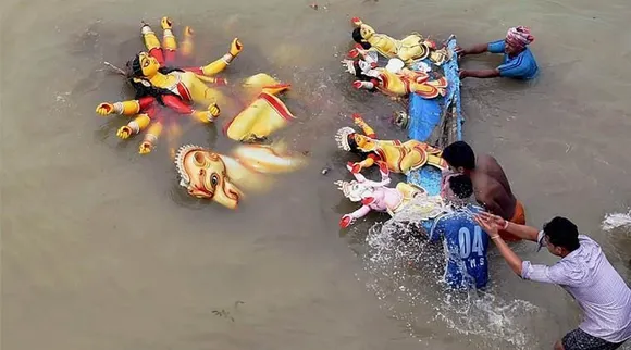 Idol immersion in River Ganga, durga puja, durga puja 2019, প্রতিমা বিসর্জন, দুর্গাপুজো, দুর্গাপুজো ২০১৯, কেন্দ্রের নির্দেশিকা