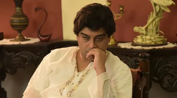 Actor Sujan Neel Mukherjee as Mahanayak Uttam Kumar in Prabir Roy's Jete Nahi Dibo