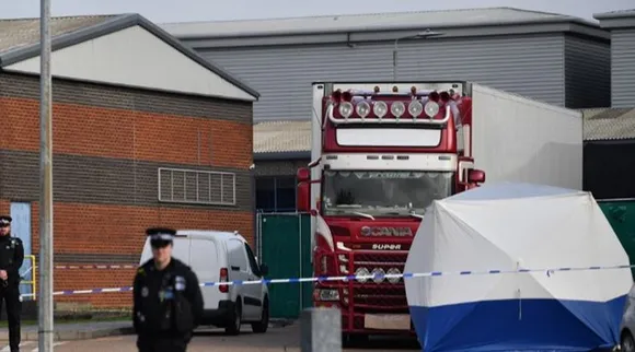 essex deaths, এসেক্সে মৃতদেহ উদ্ধার, dead bodies in uk, ব্রিটেনে মৃতদেহ উদ্ধার ঘিরে চাঞ্চল্য়, london news, লন্ডন, uk police, essex truck container, ট্রাকে ভর্তি মৃতদেহ, bodies found in truck, ট্রাক থেকে উদ্ধার মৃতদেহ, world news, essex news, indian express