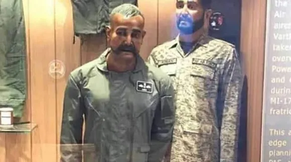 abhinandan varthaman, অভিনন্দন বর্তমান, অভিনন্দন, অভিনন্দন বর্তমানের ম্যানিকুইন, abhinandan varthaman mannequin, abhinandan varthaman mannequin in pakistan, পাকিস্তানে অভিনন্দনের ম্যানিকুইন, pakistan air force ভারতীয় বায়ুসেনার উইং কমান্ডার অভিনন্দন, abhinandan varthaman mannequin, india news