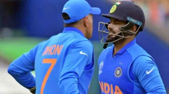 Fans Ask For MS Dhoni As Rishabh Pant Struggles With Gloves
