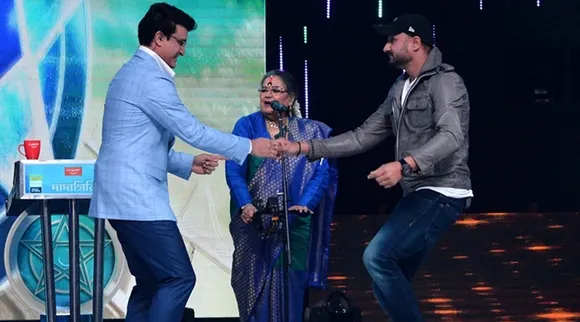 Sourav Ganguly Ashwin Harbhajan Sehwag Kaif Zee Bangla Dadagiri special episode pics