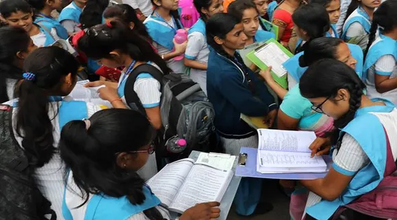 একাদশ শ্রেণির সকলে পাশ, একাদশ শ্রেণির সকলে উত্তীর্ণ, একাদশ শ্রেণিক সব পরীক্ষার্থী পাশ, উচ্চমাধ্য়মিকের বাকি পরীক্ষা জুনে