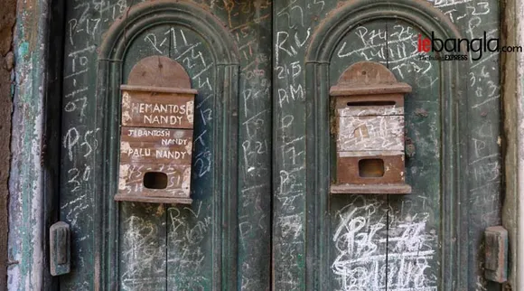ডাকবাক্স, wooden letter box, লেটারবক্স, letter box, postman, ডাকপিয়ন, post office, পোস্ট অফিস, Kolkata post office, জিপিও, Kolkata GPO, লেটার, GPO, চিঠি, Letter, কলকাতা, Kolkata,পশ্চিমবঙ্গ, West bengal, করোনা, Corona, কোভিড-১৯, Covid- 19