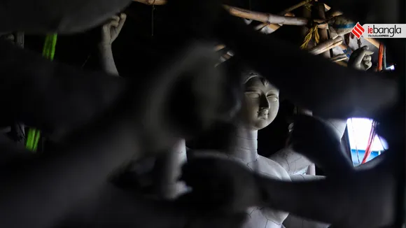 দুর্গাপূজা, Durga puja, দুর্গা, Durga Puja 2021, দুর্গাপূজা ২০২১, Durga, দুর্গাপ্রতিমা, Puja 2021, পুজা ২০২১, Idol Maker, মৃৎশিল্পী, Durga Idol, প্রতিমা শিল্পী, Kumartuli, কুমারটুলি, Durga, দুর্গাপ্রতিমা, kumartuli, West Bengal news, indian express, কলেজ স্ট্রিট, college street, করোনা, corona, corona news, Bangla Khabar, বাংলার খবর, Bangla News Live, বাংলার ব্রেকিং নিউজ, Breaking Bangla News,Bangali news, বাংলায় সর্বশেষ খবর, লেটেস্ট খবর, News in Bengali, Bengali News Today, বাংলা নিউজ, Bengali News, করোনা মহামারী, corona pandemic, Bangla Khabor, কোভিড-১৯, covid, News in Bangla, করোনা ২০২১, corona 2021, 24 Ghanta Bangla News, Bangla News, covid-19